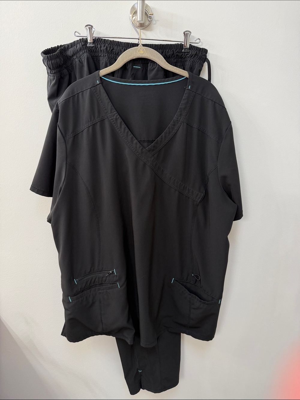 Black Women’s V-Neck Scrub Set